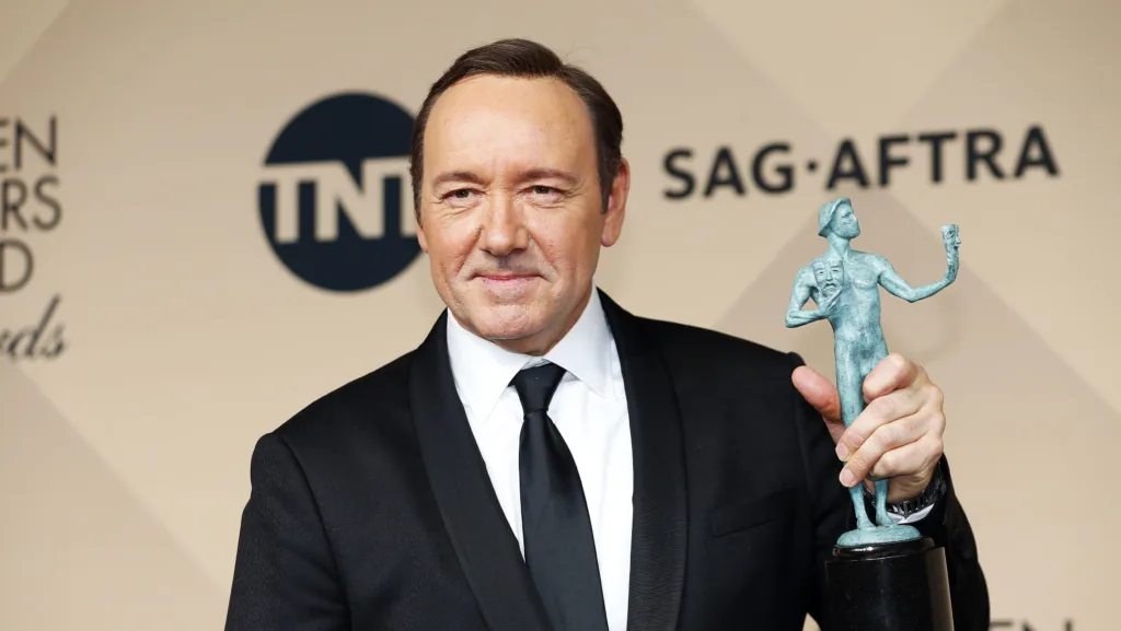 Caso de assédio envolvendo Kevin Spacey ganha novo capítulo