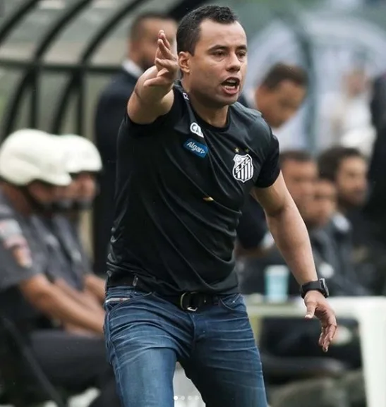 Corinthians aguarda Jair Ventura para definir programação para clássico