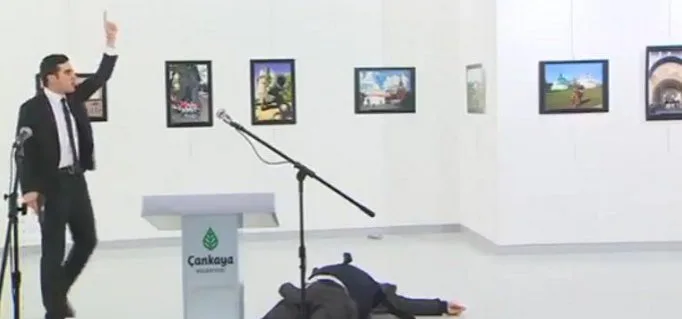 Veja o vídeo! Embaixador da Russia na Turquia é assassinado em galeria de arte