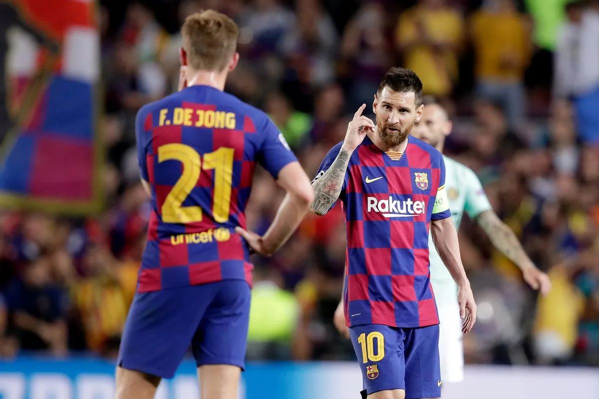 Barcelona sofre virada do Levante e pode perder liderança do Espanhol