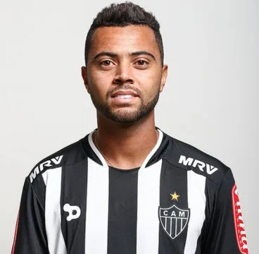 Após morte de avô, Rafael Carioca desfalca Atlético-MG contra o Flamengo