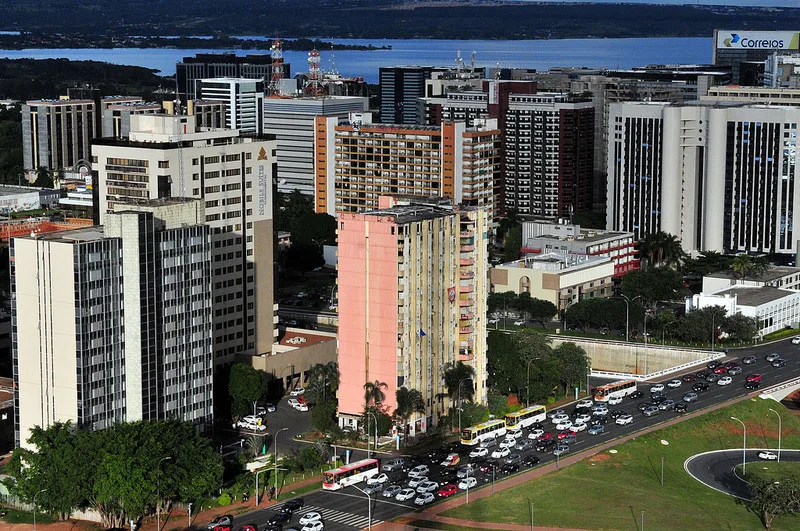 Polícia retoma negociação para desocupar hotel no centro de Brasília