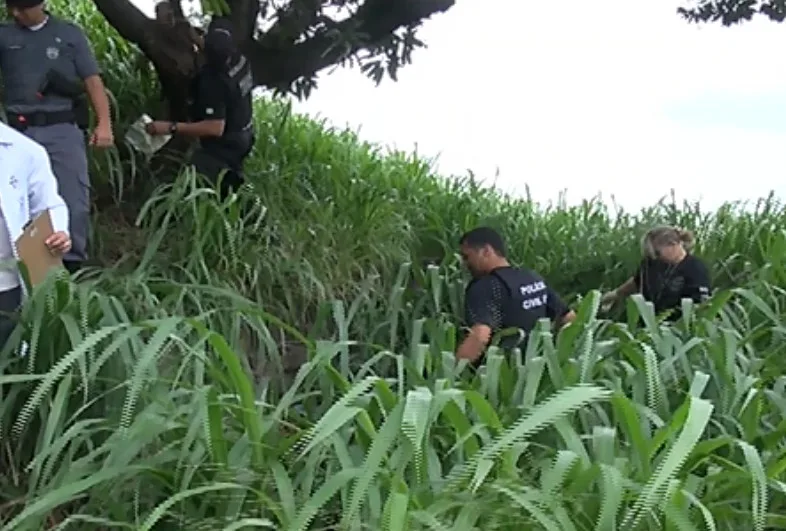 Corpo de homem com corda no pescoço é encontrado em morro de Vitória