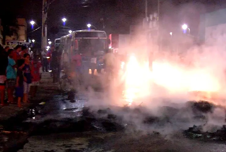 Moradores protestam contra desapropriação na Serra