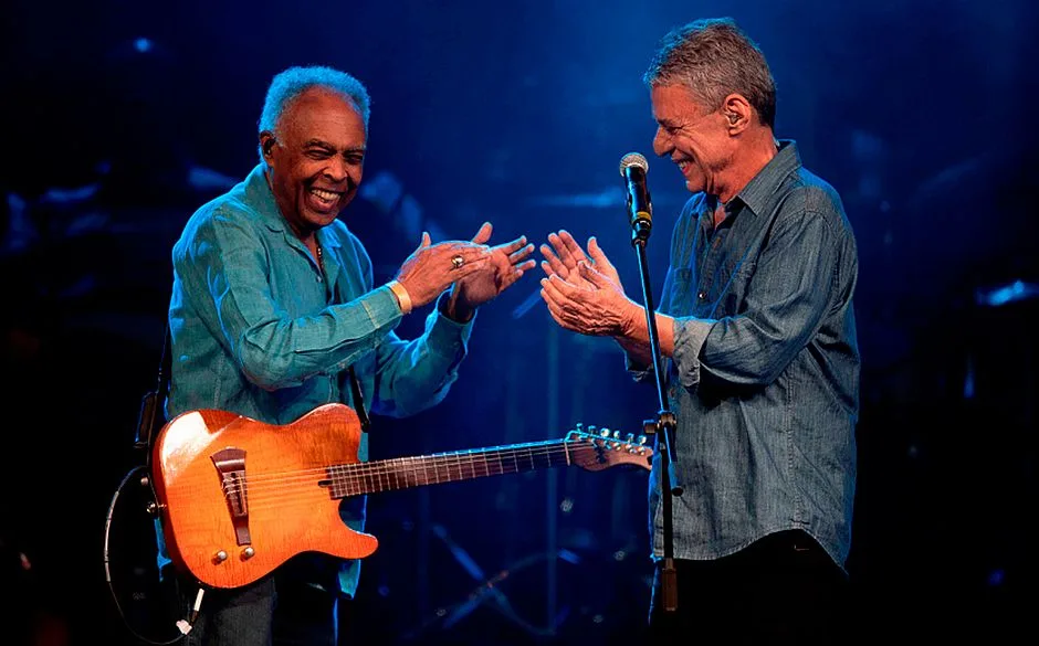 Chico Buarque e Gilberto Gil lançam nova versão do clássico 'Copo Vazio'