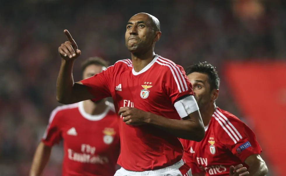 Zagueiro de duas Copas do Mundo, Luisão anuncia aposentadoria do futebol