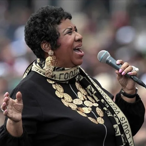 Aretha Franklin está em casa e consciente, diz sobrinho