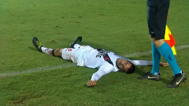 Recuperado de choque na cabeça, Thiago Galhardo pede Vasco forte em Chapecó