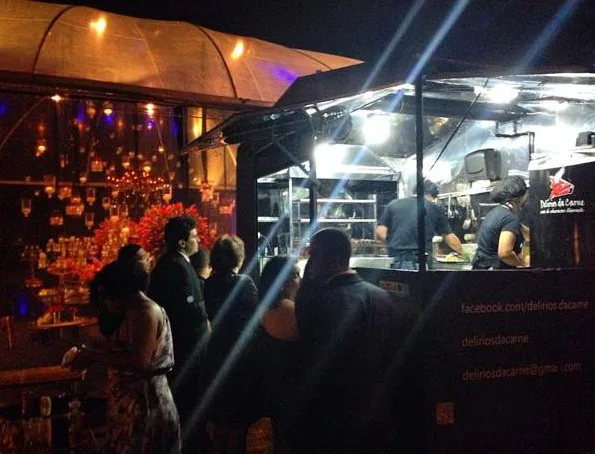 Gastronomia sobre rodas: food trucks conquistam o Espírito Santo com opções gourmet itinerantes