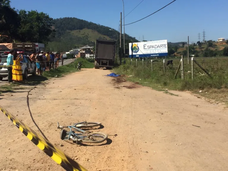 Comerciante morre após ser atropelado por carreta às margens da BR-101 em Iconha