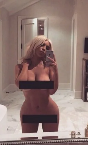 Kim Kardashian causa na internet ao postar foto completamente nua