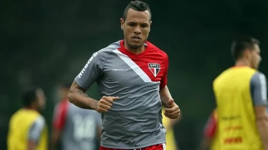 Presidente garante que Luis Fabiano fica no São Paulo até dezembro deste ano