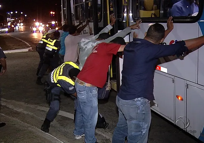 Polícia faz ação para inibir assaltos em ônibus da Grande Vitória