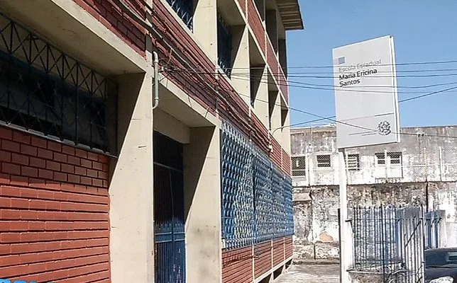 Escola é arrombada e câmeras flagram bandido no Centro de Vitória