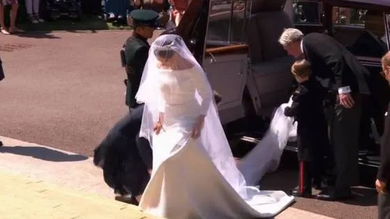 Vestido do casamento real de Meghan Markle é da estilista Clare Waight Keller