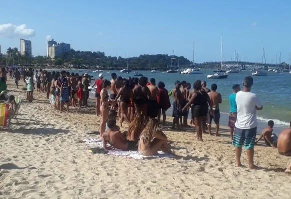 Adolescente morre afogado na praia da Curva da Jurema