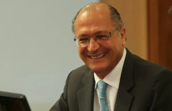 Datafolha: Alckmin seria reeleito no 1º turno