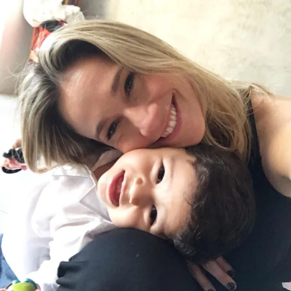 Fernanda Gentil comemora aniversário do filho e se derrete: Amo com o amor mais puro