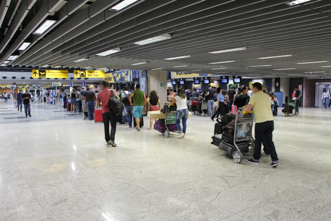 Pandemia derruba 'preços' de aeroportos