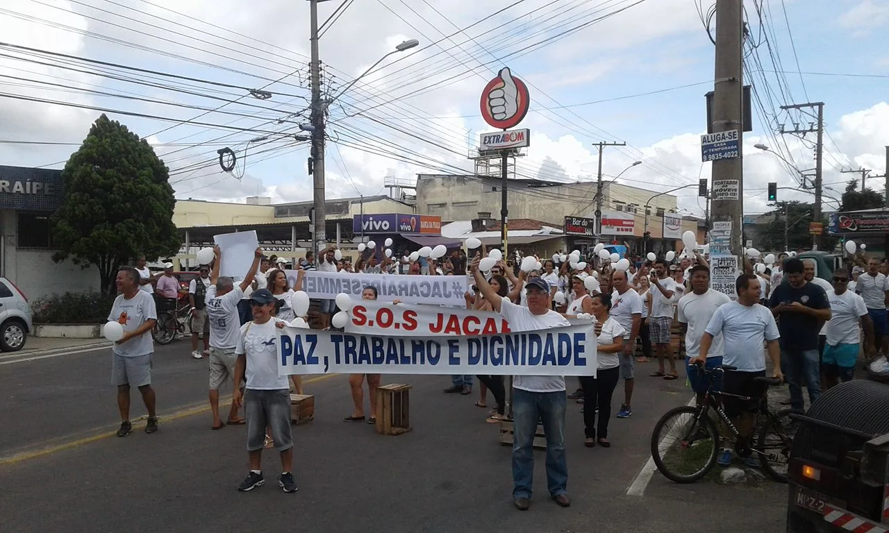 Mais de 300 pessoas participam de manifestação pela paz em Jacaraípe