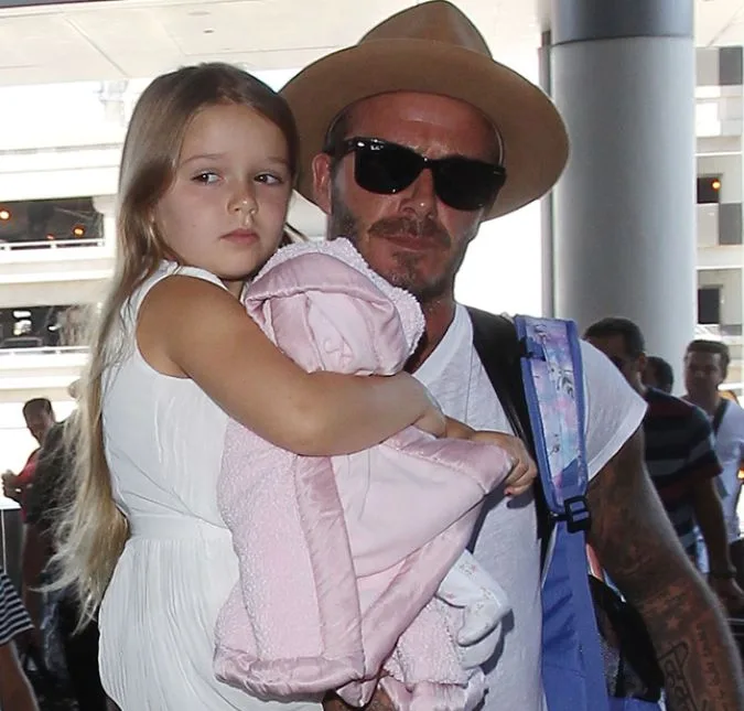 David Beckham está proibindo Victoria Beckham de mexer no estilo de Harper