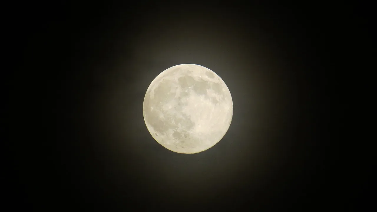 Superlua será visível neste domingo em todo o País