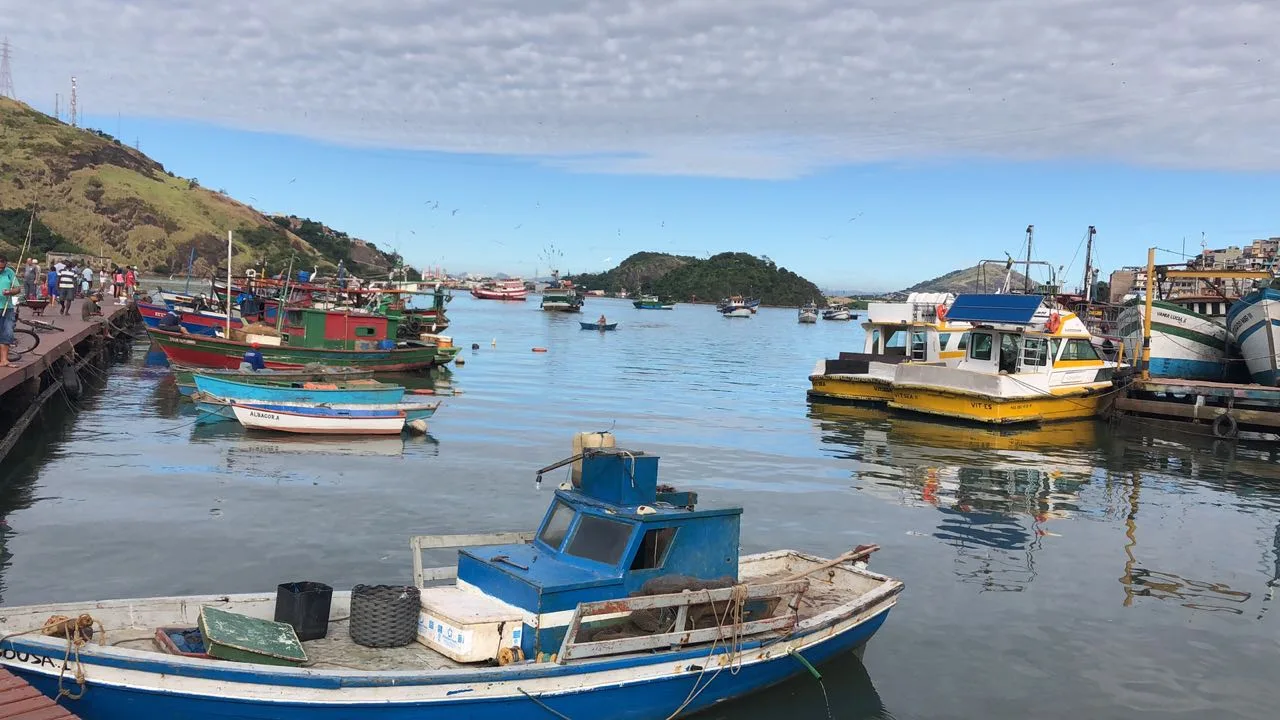 Cenas da cidade: Praia do Suá tem uma das vistas mais bonitas da Baía de Vitória