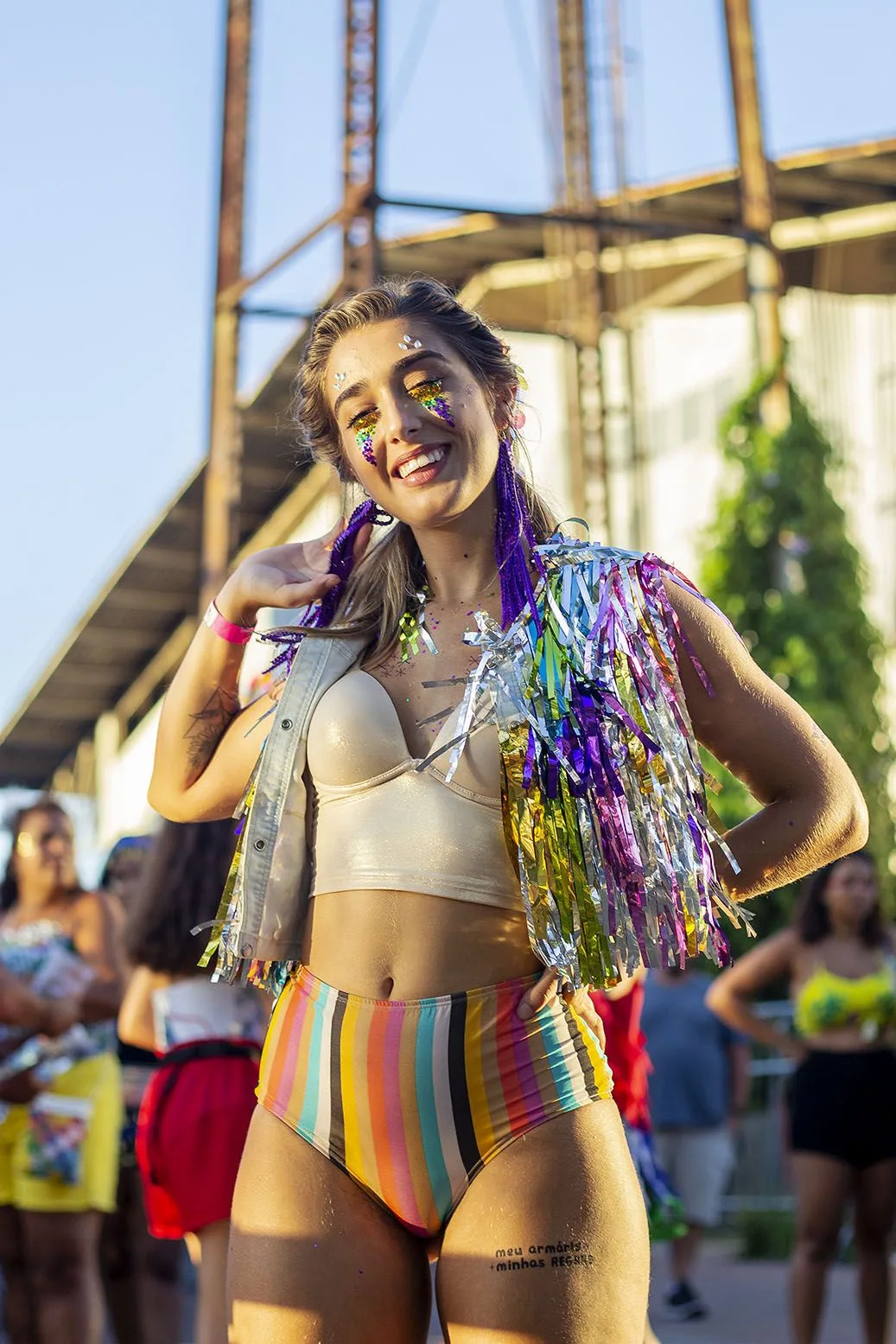 Vai comprar a fantasia e adereços para o Carnaval? Saiba quais cuidados você deve ter!