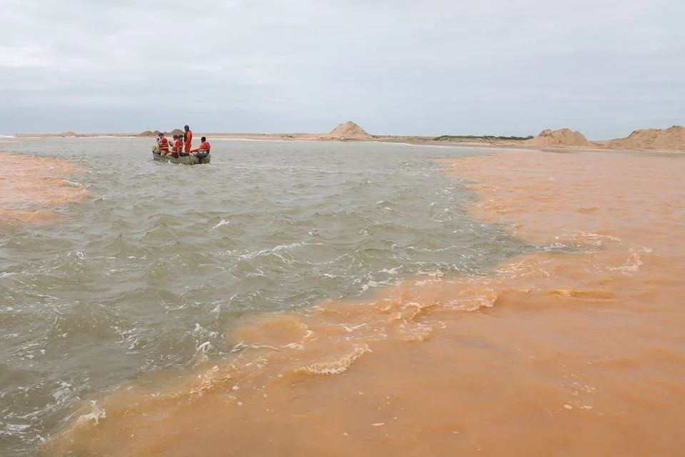 Justiça do ES determina que Samarco construa comportas para barrar rejeitos