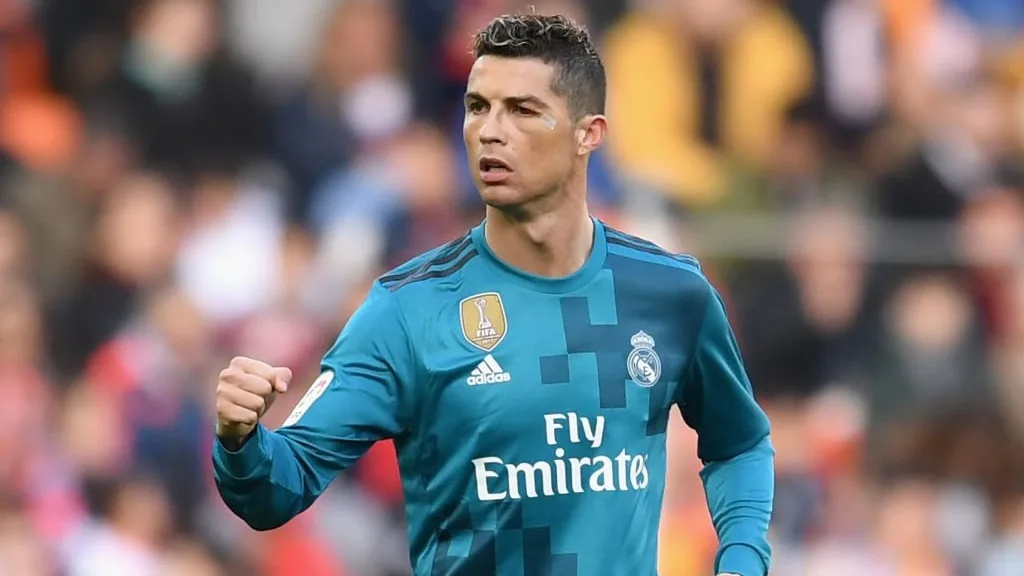 Ronaldo marca dois, Real se recupera e goleia o Valencia pelo Espanhol