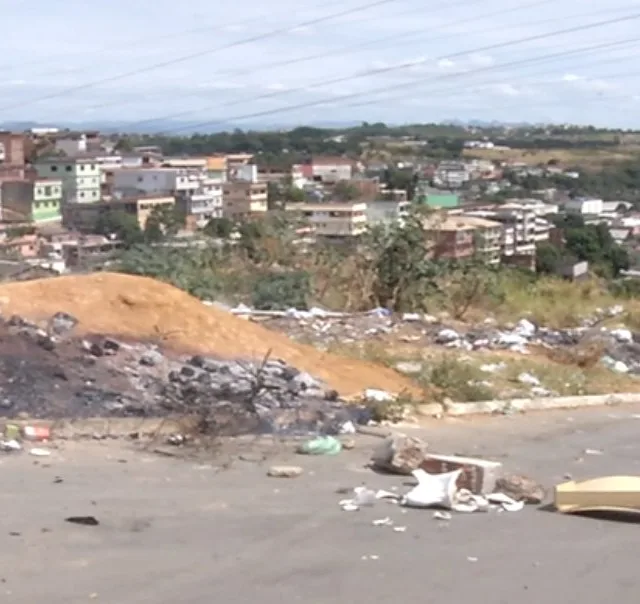 Adolescente é morto durante confronto com a polícia e moradores protestam em Cariacica