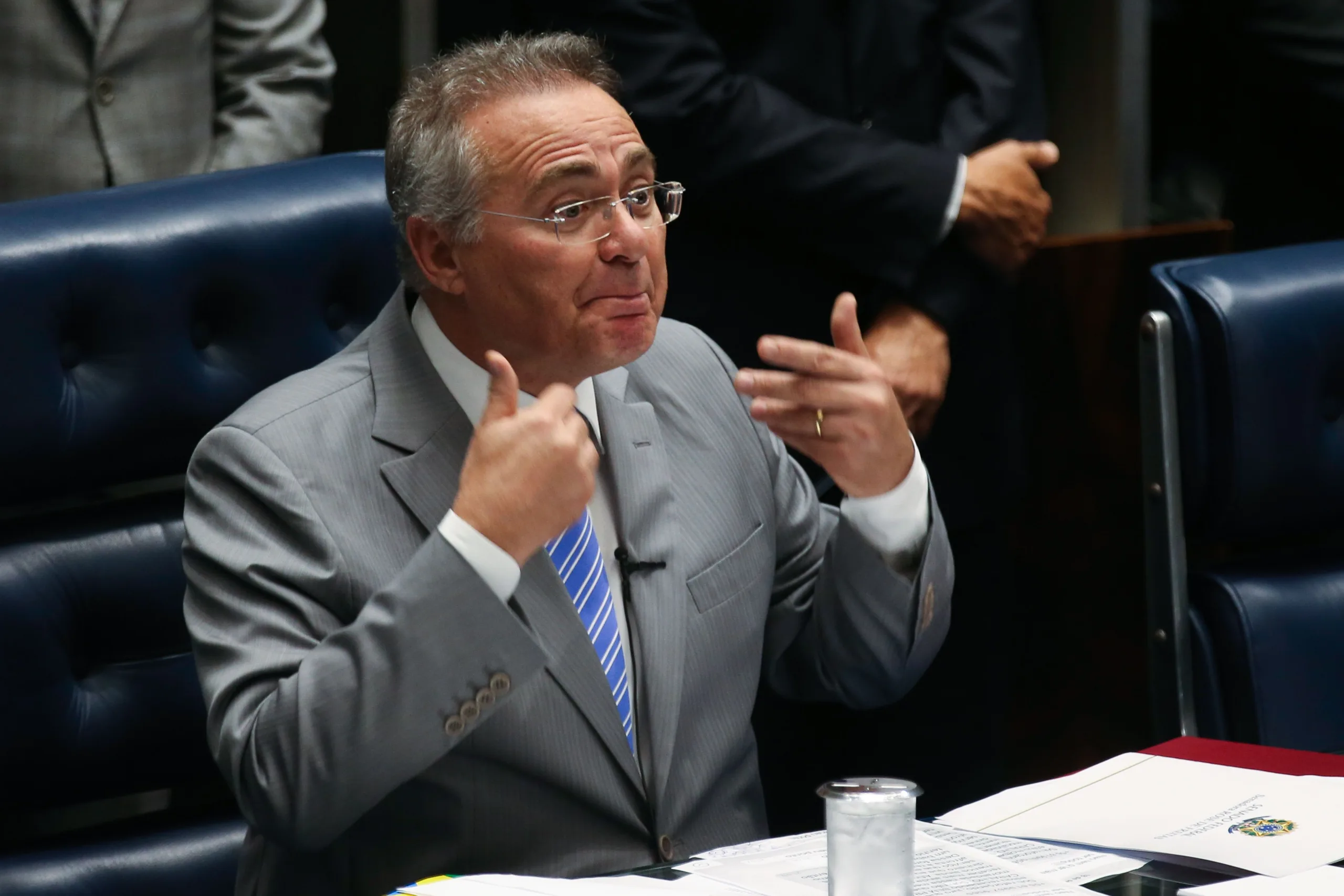 Brasília – Renan Calheiros lê em plenário a PEC 241, e informa que o Senado ingressou com ação no STF para estabelecer os limites e as competências dos Poderes do Estado (Fabio Rodrigues Pozzebom/Agência Brasil)