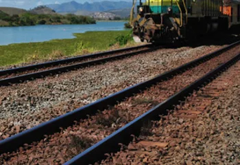 Justiça determina reintegração de posse após pescadores bloquearem Estrada de Ferro Vitória a Minas