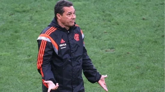 Luxemburgo evita responsabilizar arbitragem por derrota após erro em gol do Avaí