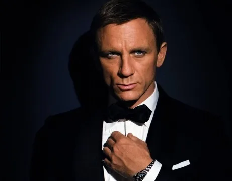 Daniel Craig passará por cirurgia no joelho após se lesionar em gravações de 007