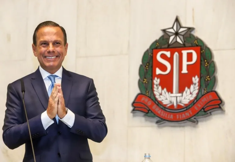 Gestão Doria adere ao programa de escolas cívico-militares de Bolsonaro