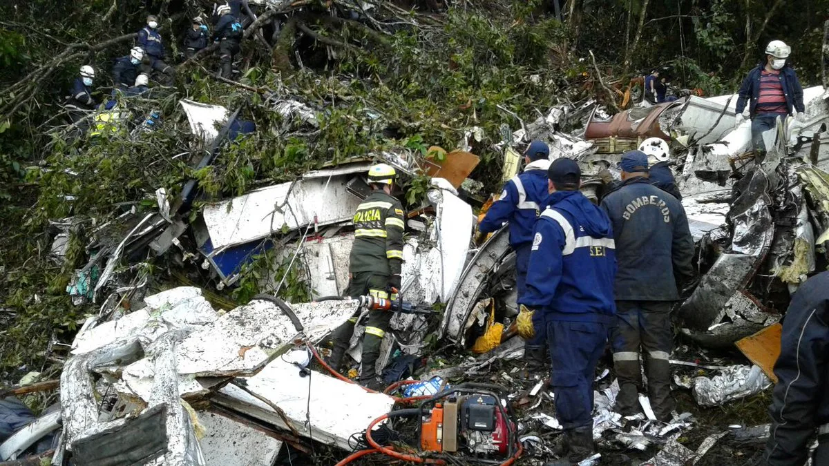 IML identifica as 71 vítimas do acidente aéreo; 15 corpos já foram liberados