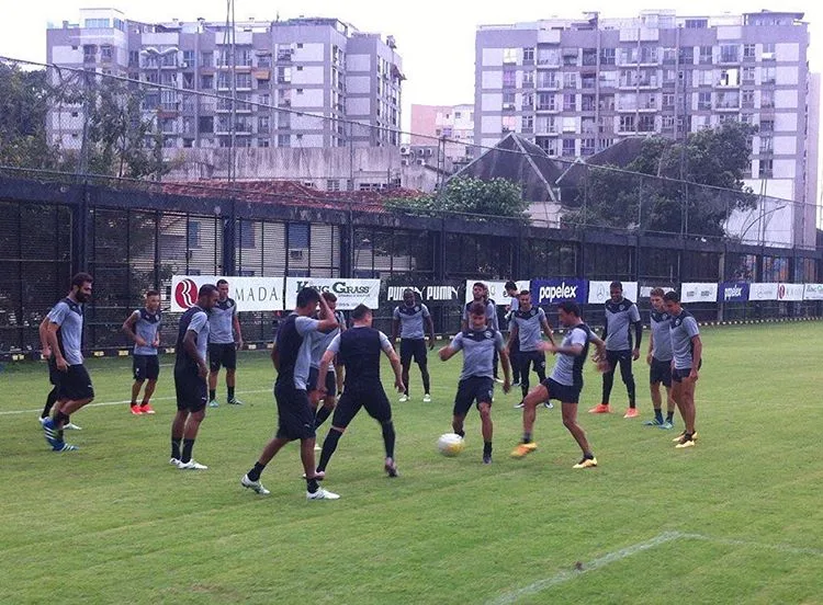 Com equipe reserva, Botafogo recebe o Coruripe-AL por vaga na Copa do Brasil