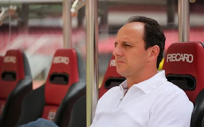 Ceni fecha treino e jogadores veem São Paulo preparado para pegar o Avaí