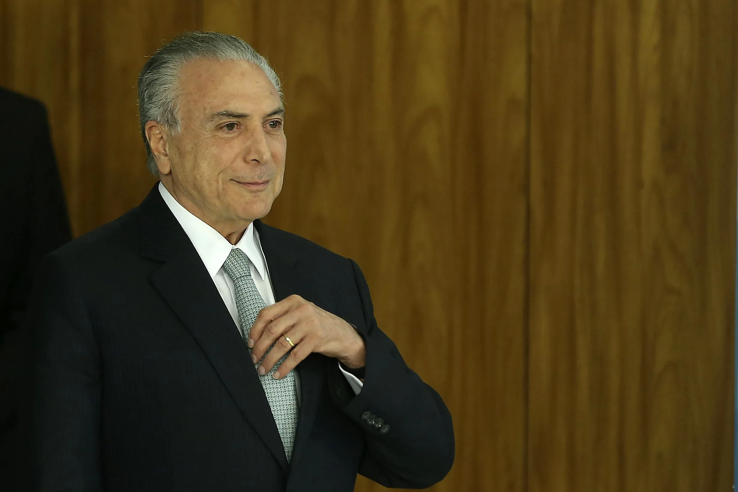 Brasília – O presidente da República, Michel Temer, faz pronunciamento oficial no Palácio do Planalto (Valter Campanato/Agência Brasil)