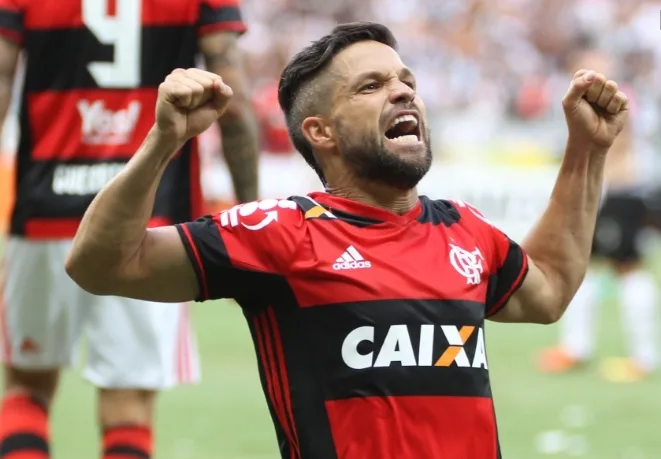 Flamengo comemora vitória na Libertadores, mas lamenta lesão do meia Diego