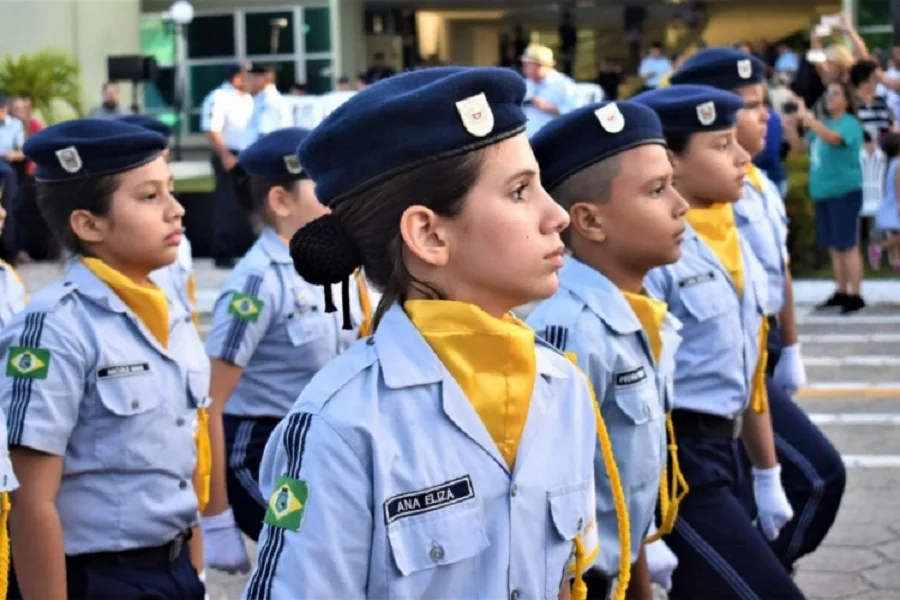 Montanha inaugura primeira escola Cívico-Militar do Espírito Santo