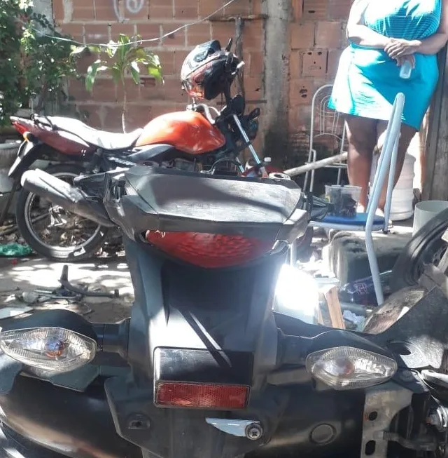 Após denúncia, desmanche de motocicletas é encontrado em Vitória