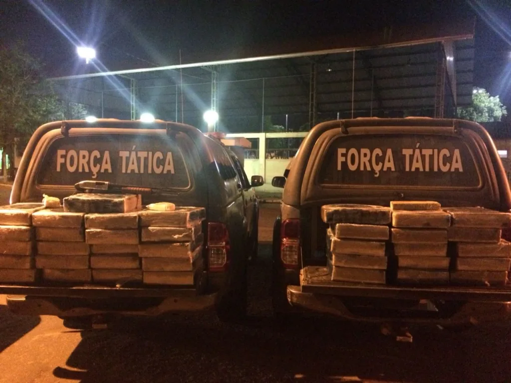 Mais de 300 kg de maconha são encontrados em geladeira de apartamento em Vila Velha Mais de 300 kg de maconha são encontrados em geladeira de apartamento em Vila Velha