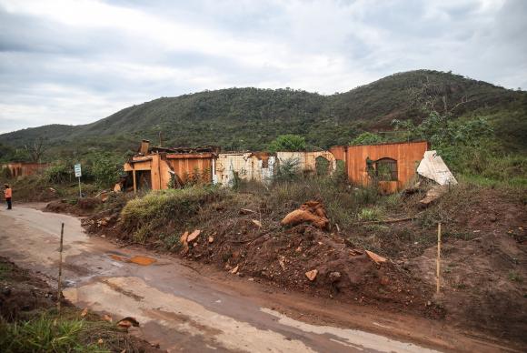 Acordo define destinação de quase R$ 1 bi em reparação por desastre de Mariana