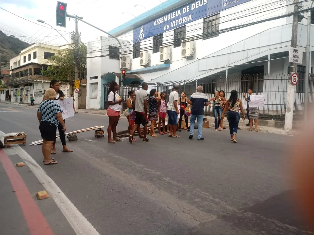 Manifestação deixa trânsito complicado na rodovia Serafim Derenzi