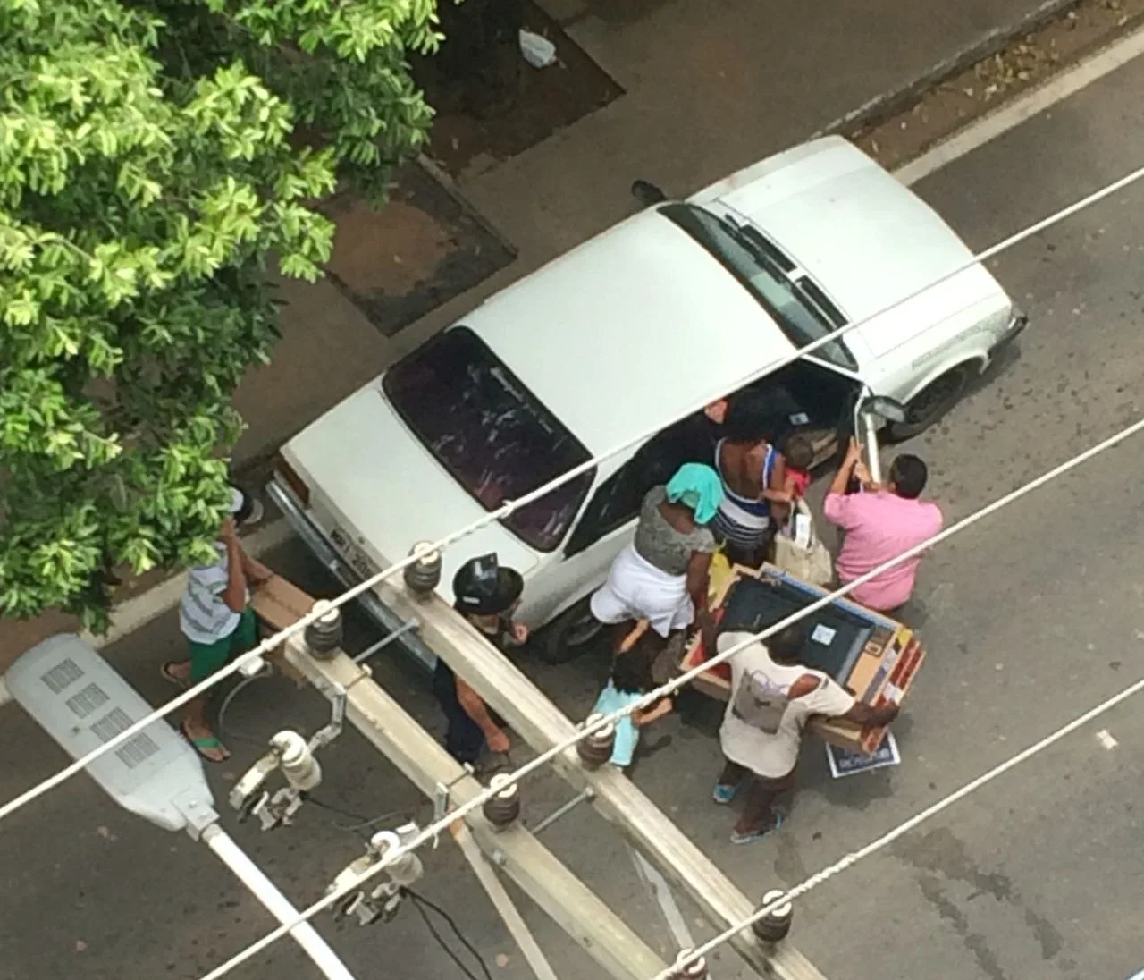 Polícia Civil começa a recuperar mercadorias saqueadas de lojas em Cachoeiro