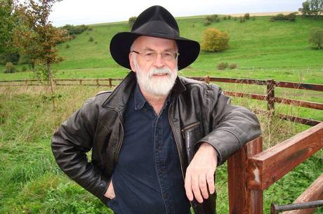 Aos 66 anos, morre escritor Terry Pratchett