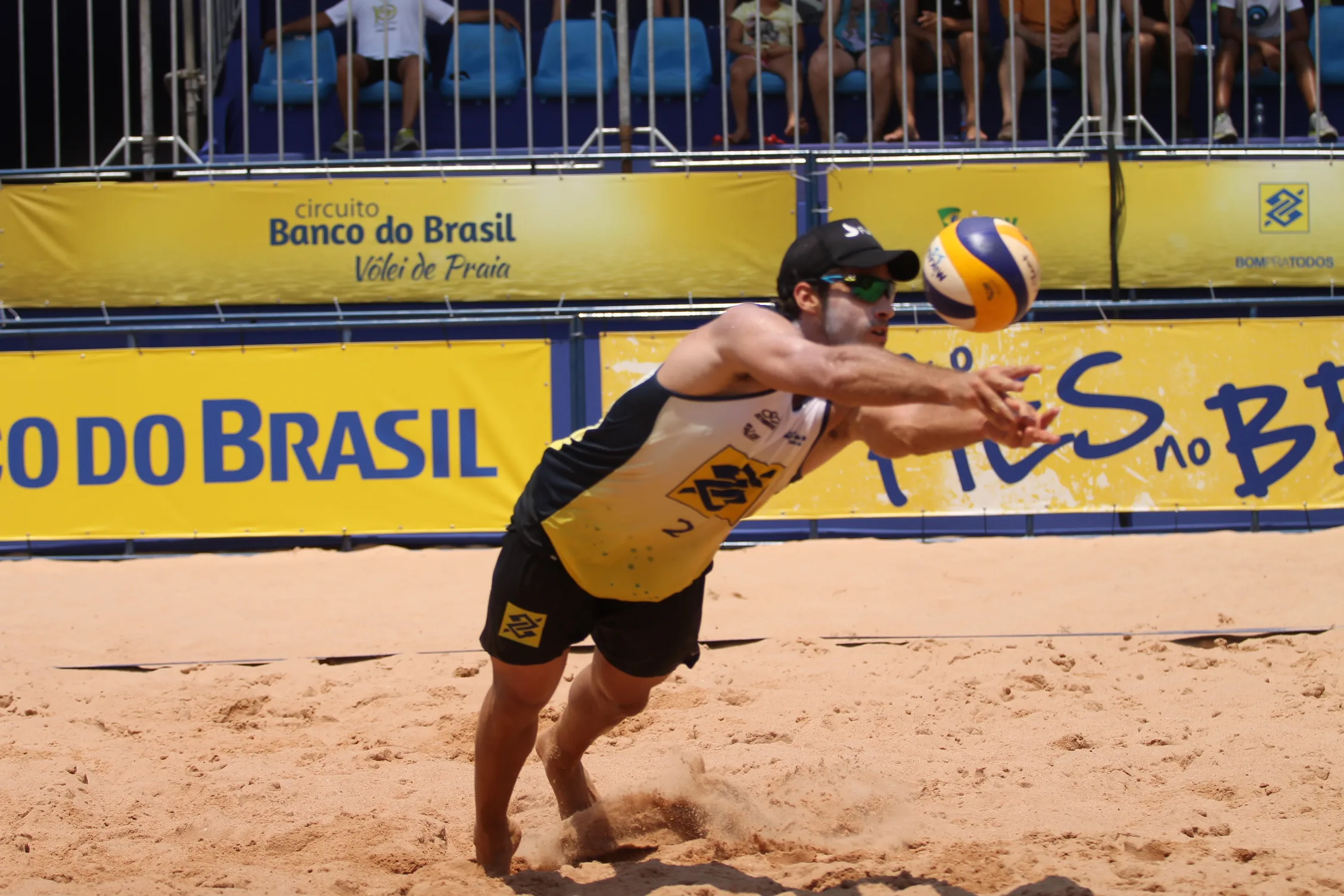 Capixaba faz dupla com Bruno Schmidt que aposta no “fator surpresa” no vôlei de praia