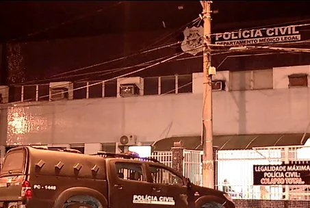 Homem é assassinado em bar na 'curva da morte' em Vitória